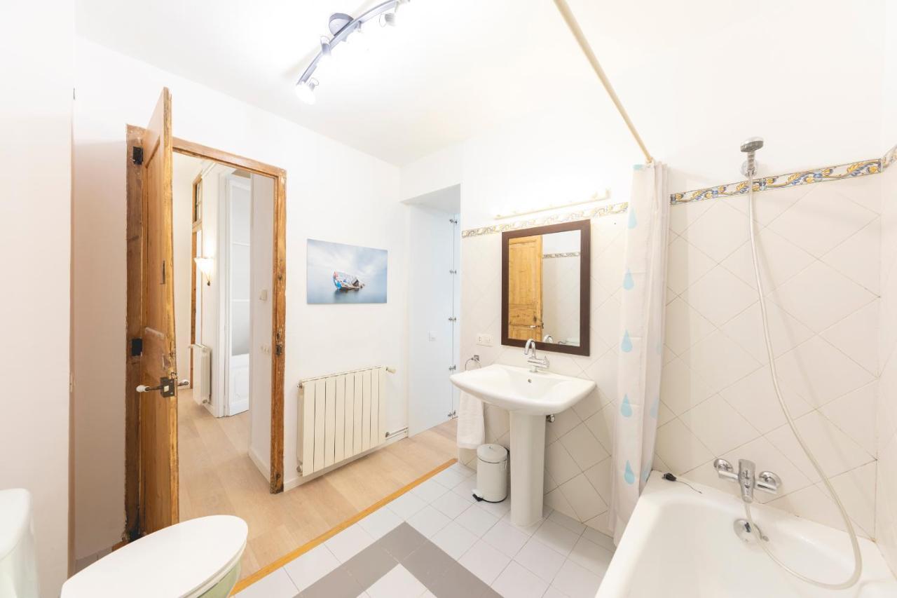 Bravissimo Placa Del Vi, Authentic Historic Apartment خيرونا المظهر الخارجي الصورة