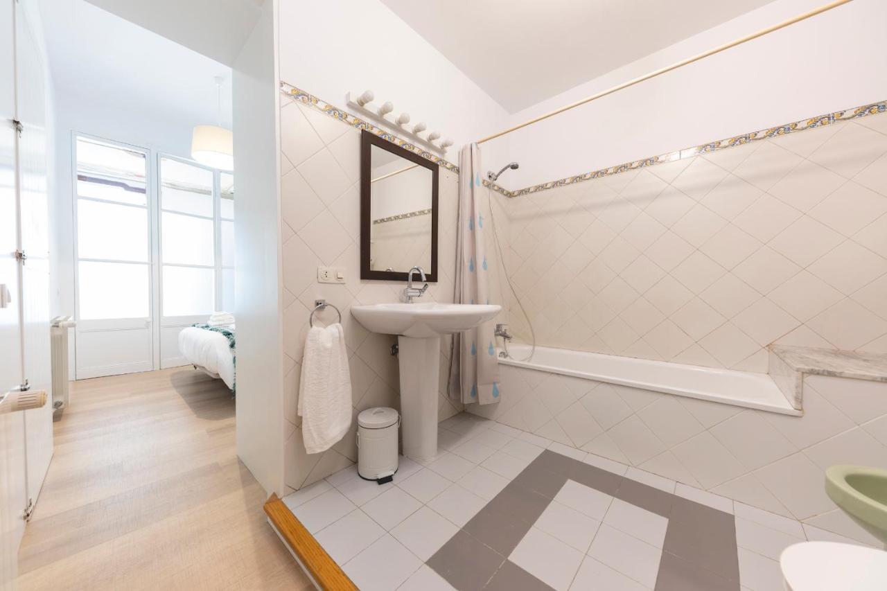 Bravissimo Placa Del Vi, Authentic Historic Apartment خيرونا المظهر الخارجي الصورة