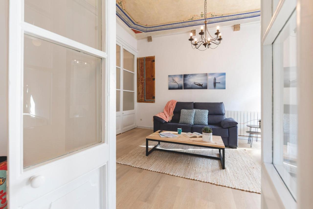 Bravissimo Placa Del Vi, Authentic Historic Apartment خيرونا المظهر الخارجي الصورة